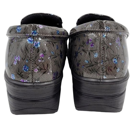 Easy Works by Easy Street Leeza Clogs Blue Purple Floral Slip Resistant Size 6.5 - Picture 6 of 12